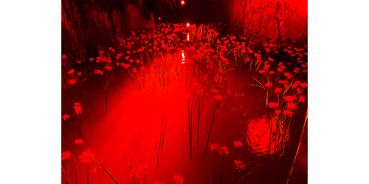 蜷川実花展 with EiM：彼岸の光、此岸の影」《 Flowers of the Beyond 》イメージ
