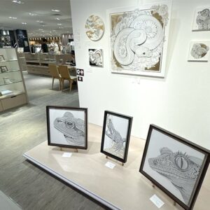 ボールペン画アーティスト Sakiが参加する大阪・大丸梅田店で開催中のアートイベント「silsil・NiJi$uKe・安川眞慈・Saki アート作品＆グッズコーナー」をレポート