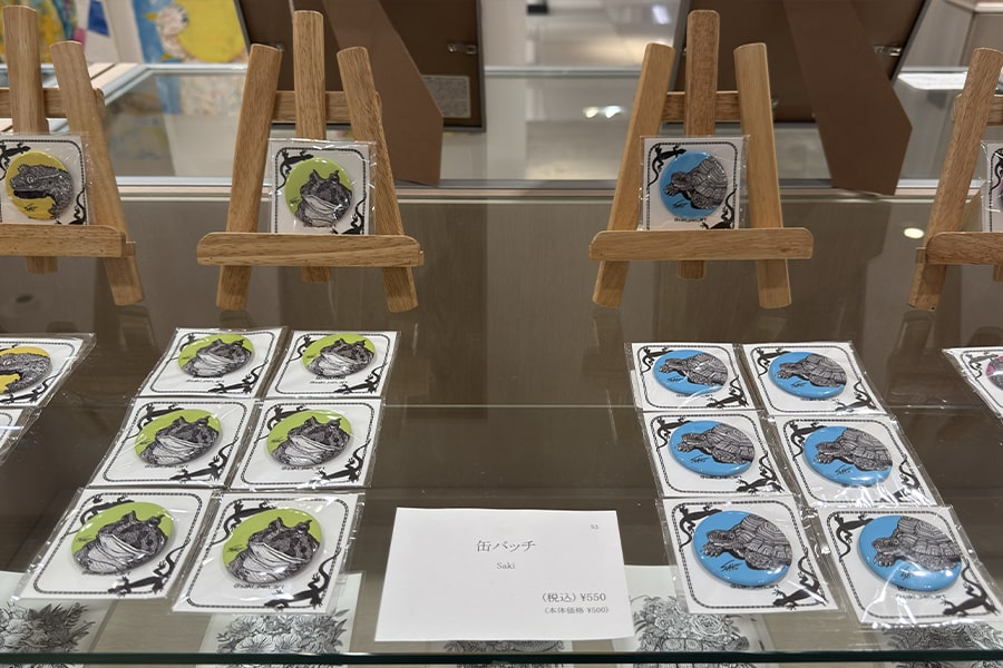 アートイベント「silsil・NiJi$uKe・安川眞慈・Saki アート作品＆グッズコーナー」