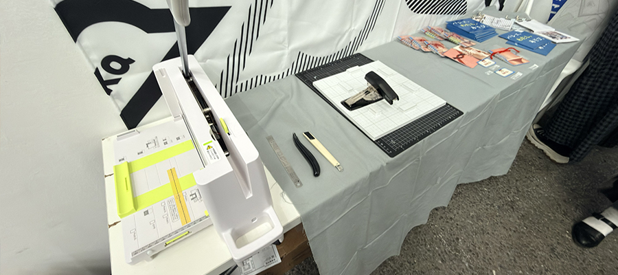 アーティストと直接対話して購入できるアートブックフェア『Art Book Osaka 2026』の風景